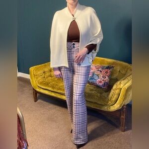 Calvin Klein Cream Women's Inverness Cape With Gold Clasp  Size XL